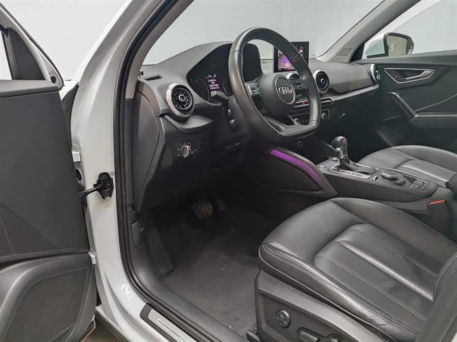 Audi Q2L 2024 صورة سيارة #18