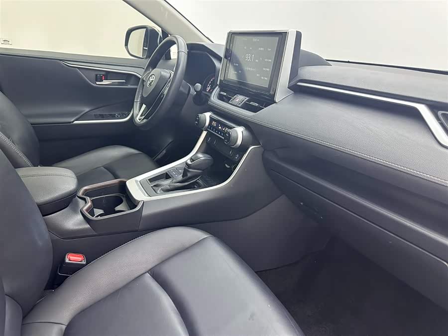 Toyota RAV4 2020 car image #18