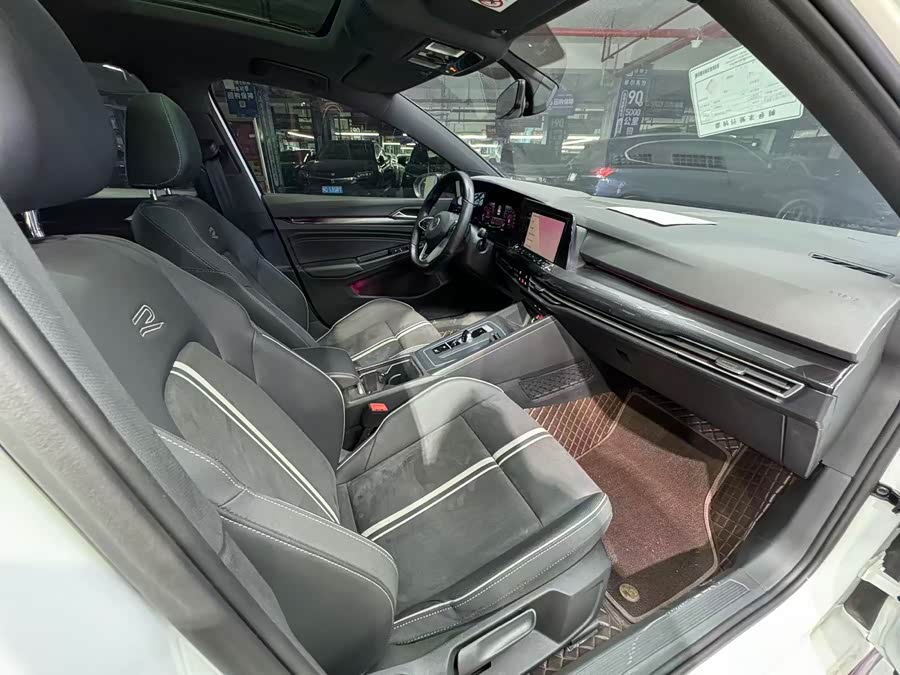 Volkswagen Golf 2022 car image #18