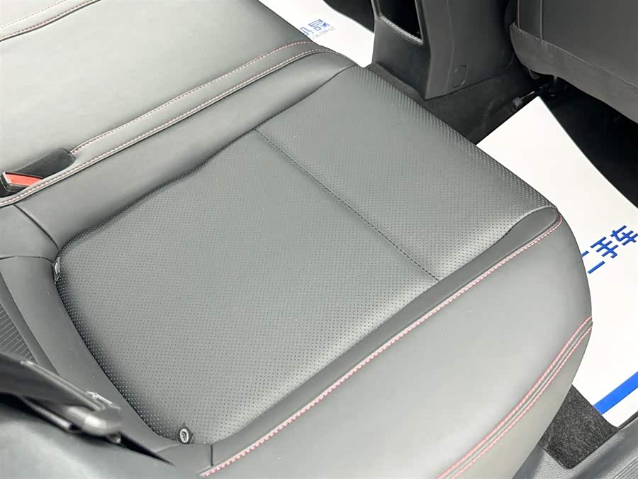 Skoda Kamiq 2023 immagine di auto #18