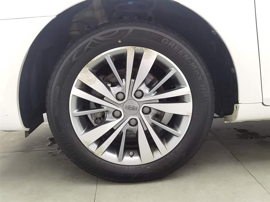 GEELY Emgrand 2018 car image #18