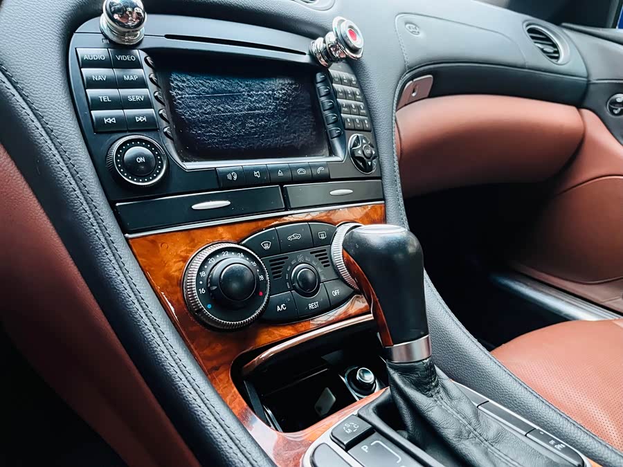 Mercedes-Benz SL Class 2007 car image #18