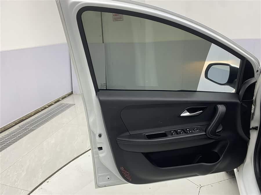 JAC 2019 car image #18