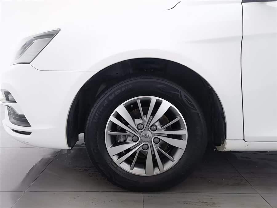 GEELY Emgrand 2019 car image #18
