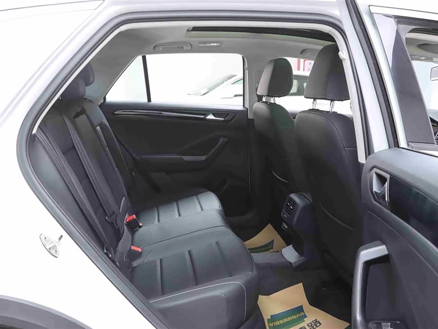 Volkswagen T-Roc 2020 car image #18