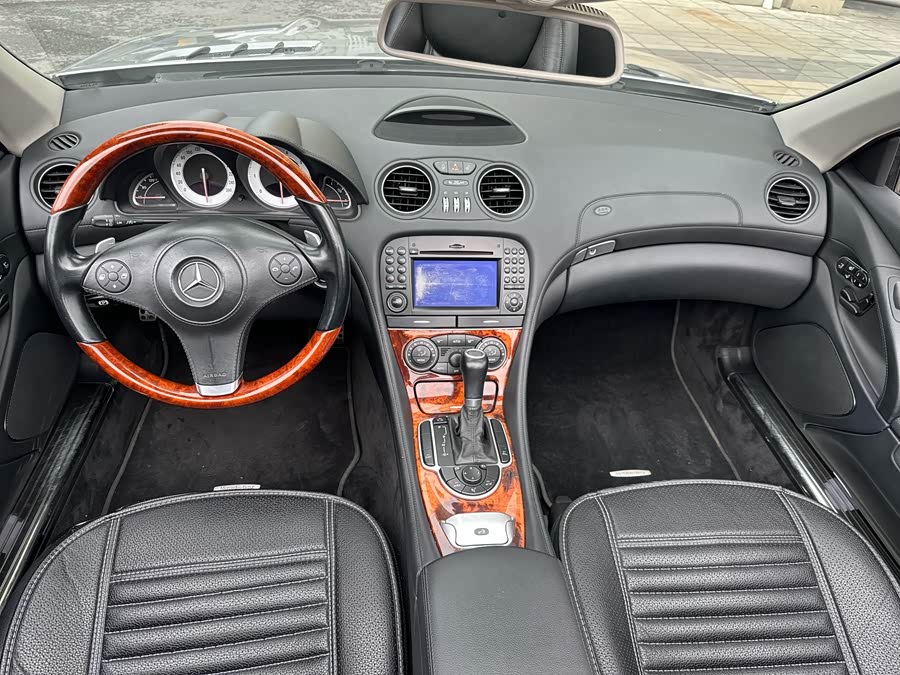 Mercedes-Benz SL Class 2010 car image #18