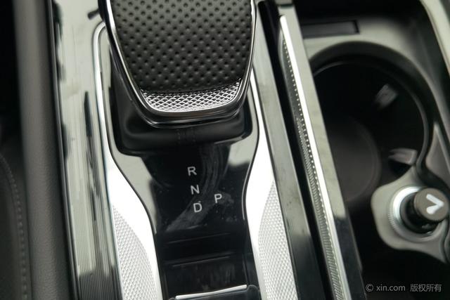 HongQi H5 PHEV 2025 #18 HongQi H5 PHEV 2025 car image #18