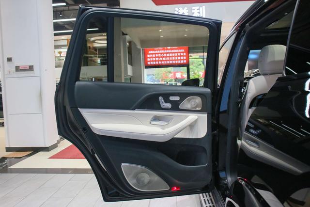 Mercedes-Benz GLS AMG 2024 car image #18