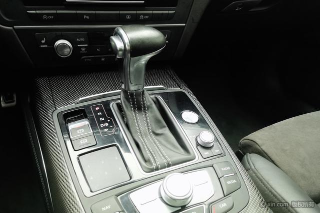 Audi S6 2013 car image #18