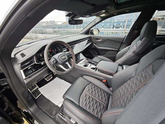 Audi RS Q8 car image #18