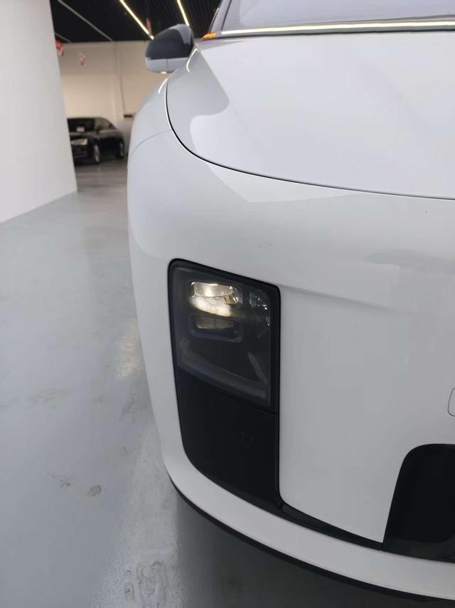 Li i8 2025 image de voiture #18