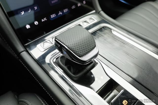 HongQi H5 PHEV 2025 #18 HongQi H5 PHEV 2025 car image #18