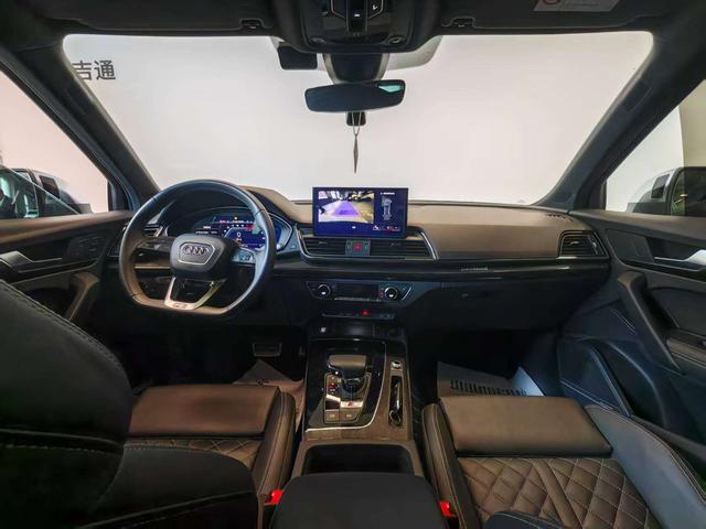 Audi SQ5 2023 صورة سيارة #18