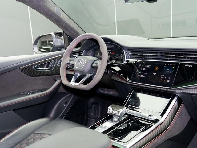 Audi RS Q8 2022 car image #18