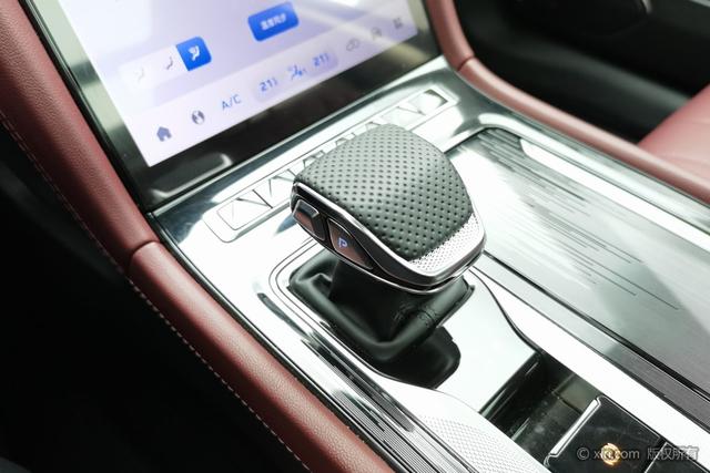 HongQi H5 PHEV 2025 #18 HongQi H5 PHEV 2025 car image #18