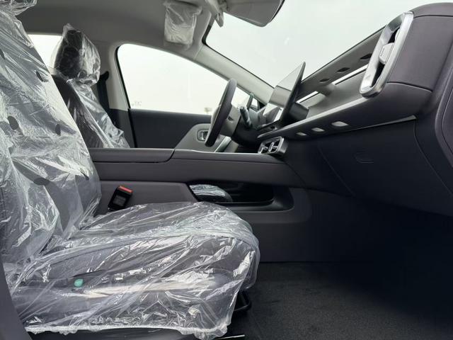 零跑汽车 零跑B01 汽车图片 #18