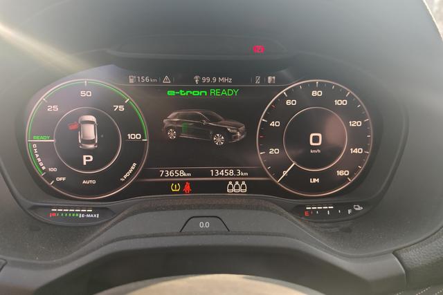 Audi Q2L e-tron 2020 imagen de coche #18