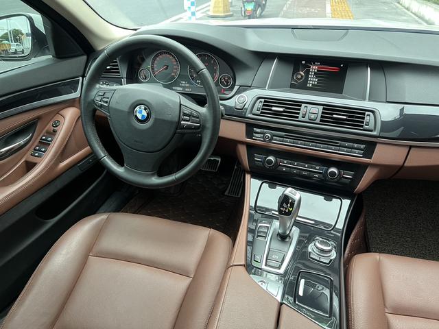 BMW 5 Series (Imported) 2016 #18 BMW 5 Series (Imported) 2016 imagem de carro #18