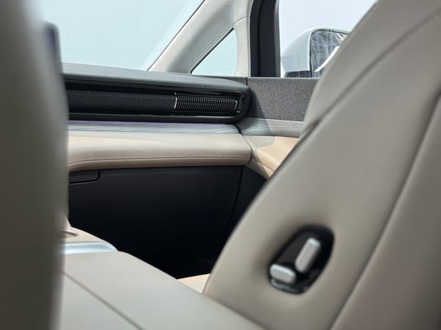 Xpeng X9 2024 immagine di auto #18