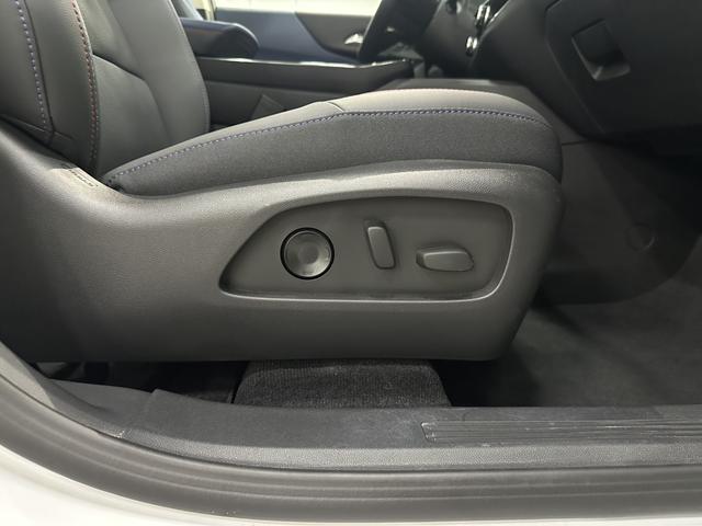 Chevrolet Equinox Plus 2025 car image #18