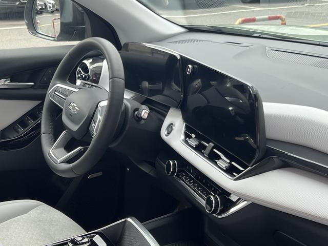 Chevrolet Equinox Plus 2025 imagem de carro #18