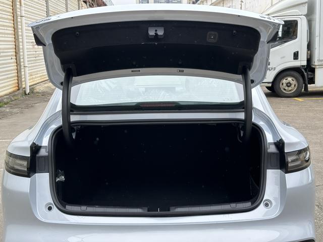 零跑汽车 零跑B01 2025 汽车图片 #18