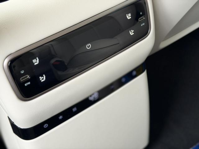 Li i8 2025 image de voiture #18