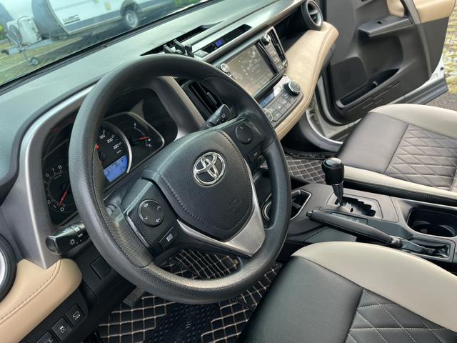 Toyota RAV4 Hybird E+ 2016 car image #18