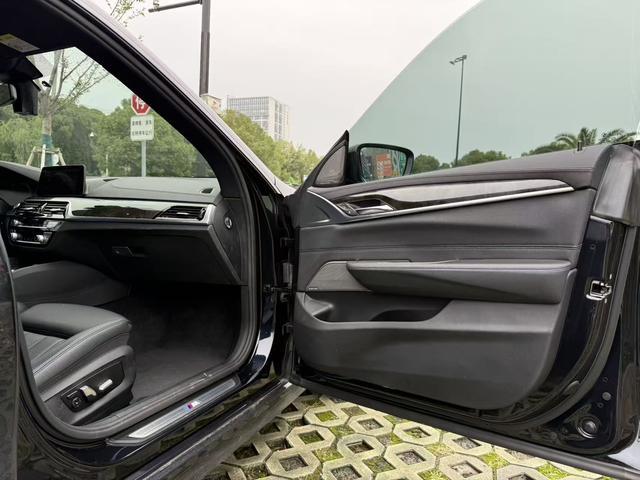 BMW 6 Series GT 2019 car image #18