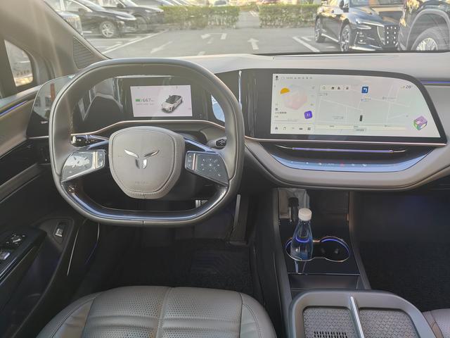 HongQi EH7 2024 car image #18