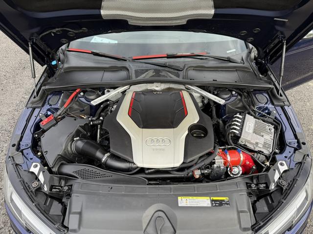 Audi S4 2019 car image #18