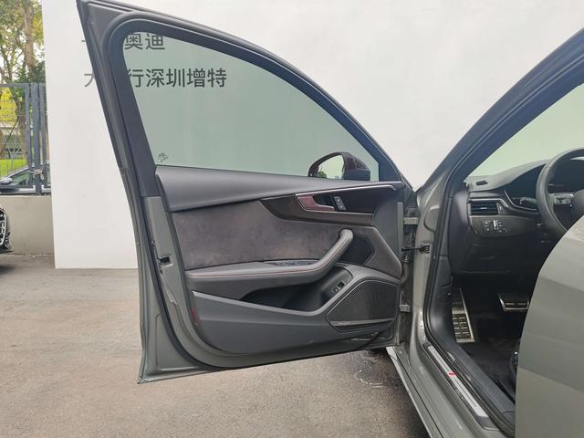 Audi S4 2023 صورة سيارة #18