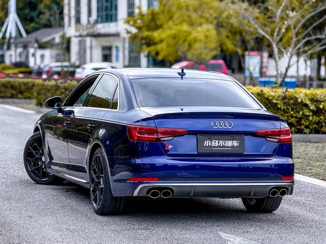 Audi S4 2019 car image #18