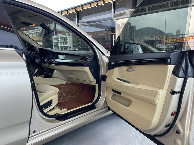 BMW 1 Series M 2013 car image #18