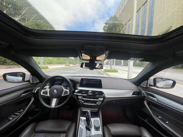 BMW M8 2020 car image #18