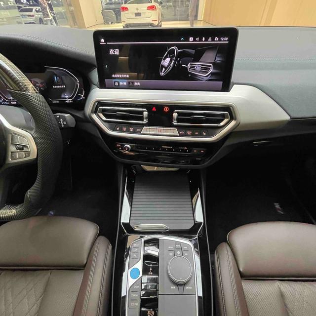 BMW M235L 2024 car image #18