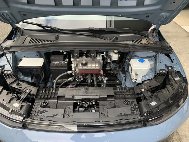 零跑汽车 零跑B01 2025 汽车图片 #18