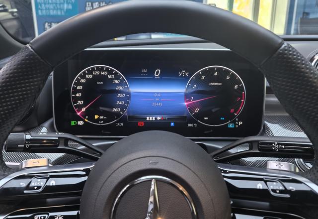 Mercedes-Benz C AMG New Energy 2023 изображение автомобиля #18