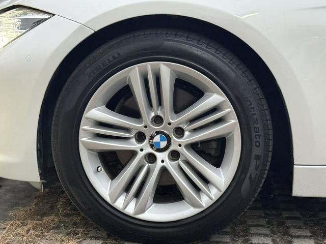 BMW X7 M60i 2016 car image #18