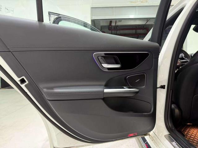 Mercedes-Benz R Class 2023 car image #18