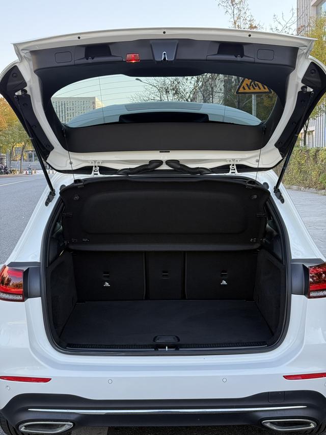 Mercedes-Benz B Class 2020 immagine di auto #18