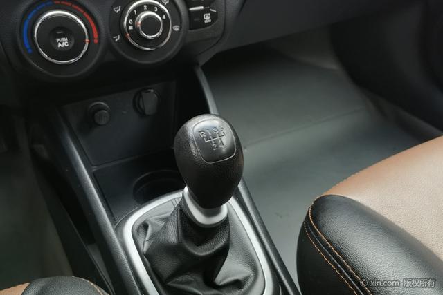 起亚 起亚K2 2013 汽车图片 #18