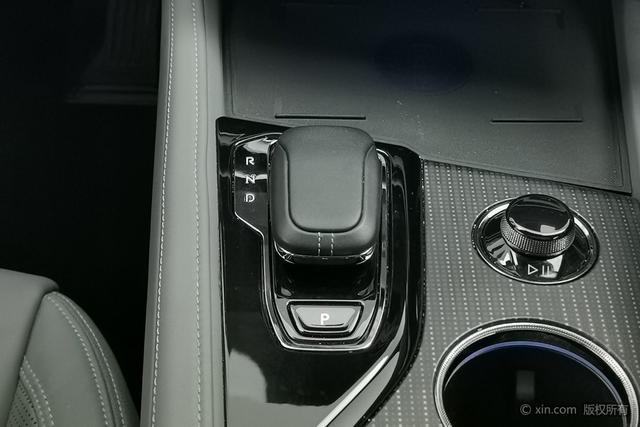Zeekr 001 2023 car image #18