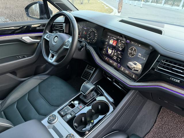Volkswagen Touareg 2018 car image #18