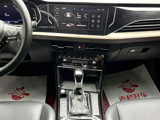 Volkswagen Passat 2020 car image #18