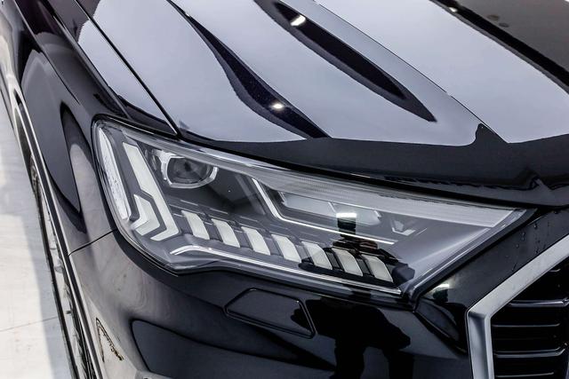 Audi Q7 2021 car image #18