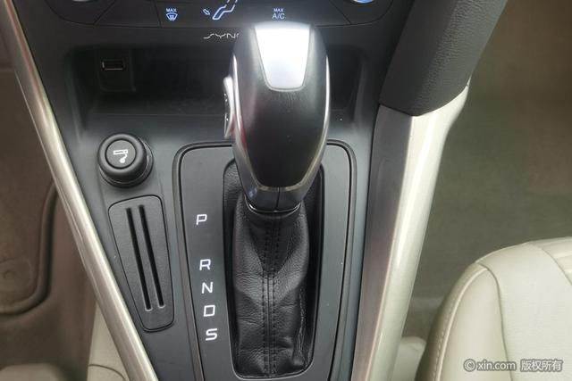 Ford Focus 2015 car image #18