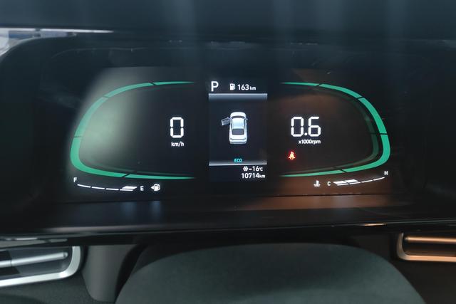 Hyundai Elantra 2025 car image #18