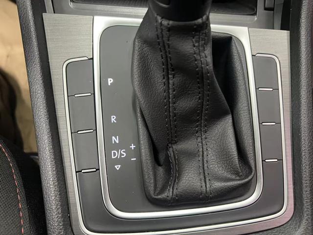 Volkswagen Golf 2016 car image #18