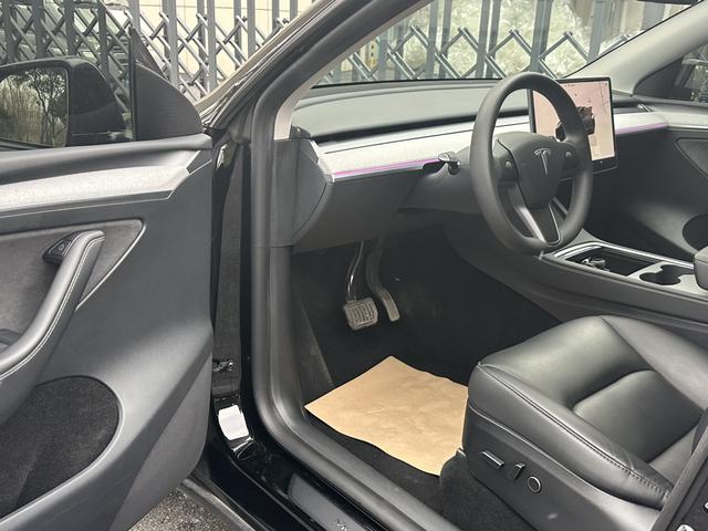 Tesla Model Y 2023 #18 Tesla Model Y 2023 car image #18